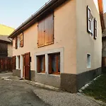 Les Dames Holiday home *